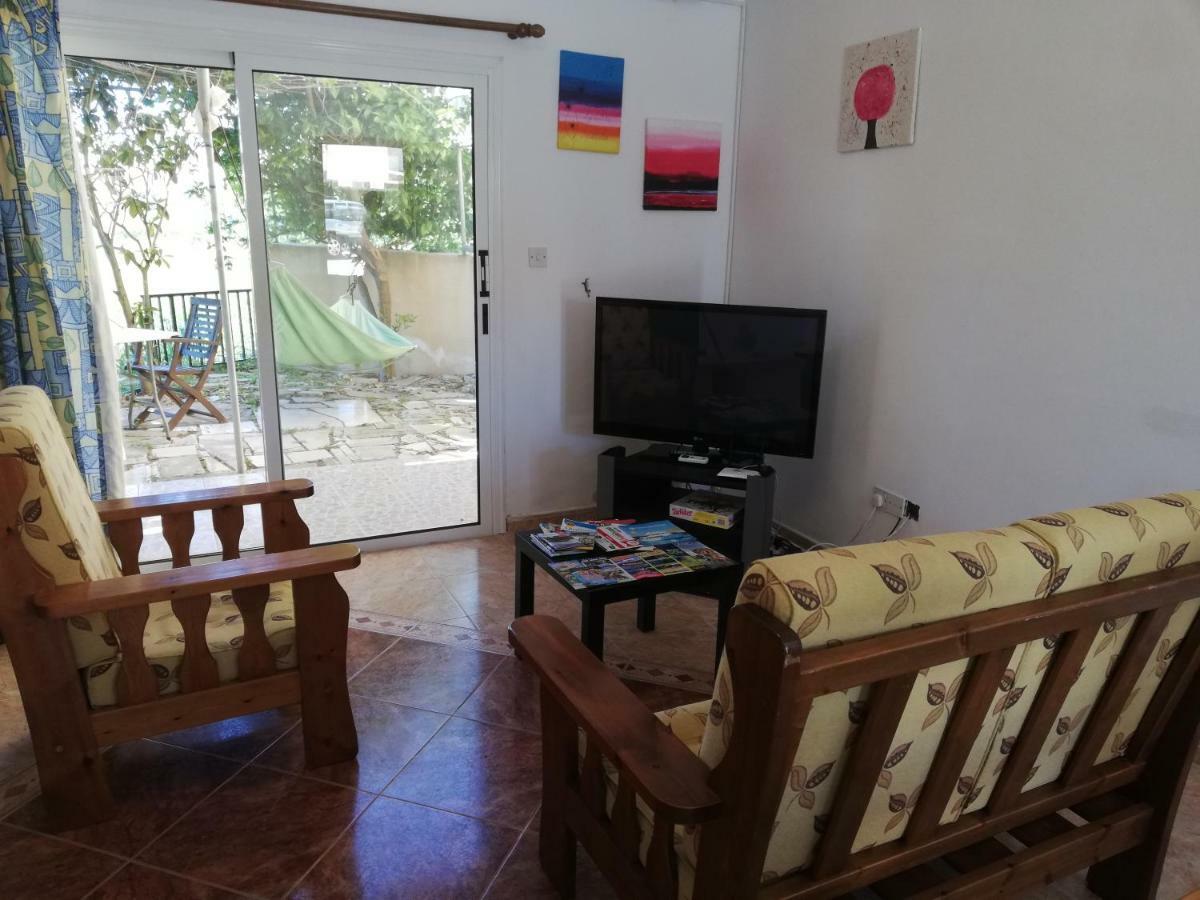 Ferienwohnung Chriselina Gottage Paphos Exterior foto
