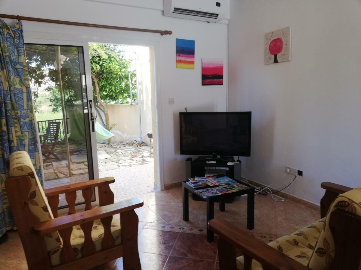 Ferienwohnung Chriselina Gottage Paphos Exterior foto